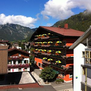 Hotel Tiroler Adler - Bed And Breakfast